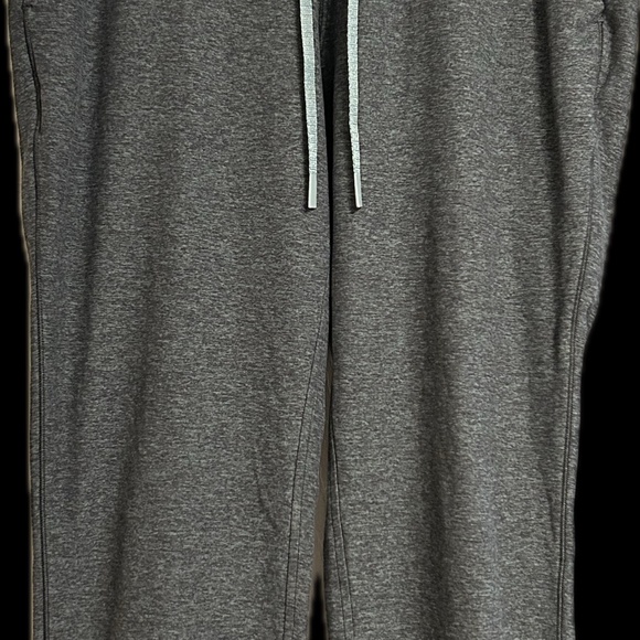 Lululemon Ready to Rulu Cropped Jogger | Weathered Green/Black | Size 8-10 - Picture 1 of 3